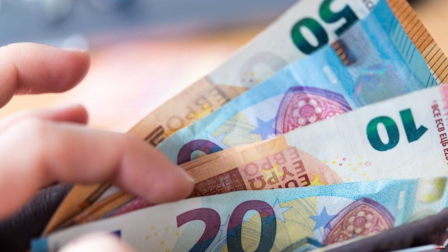 Finances: ECB study: cash is becoming less important when making payments