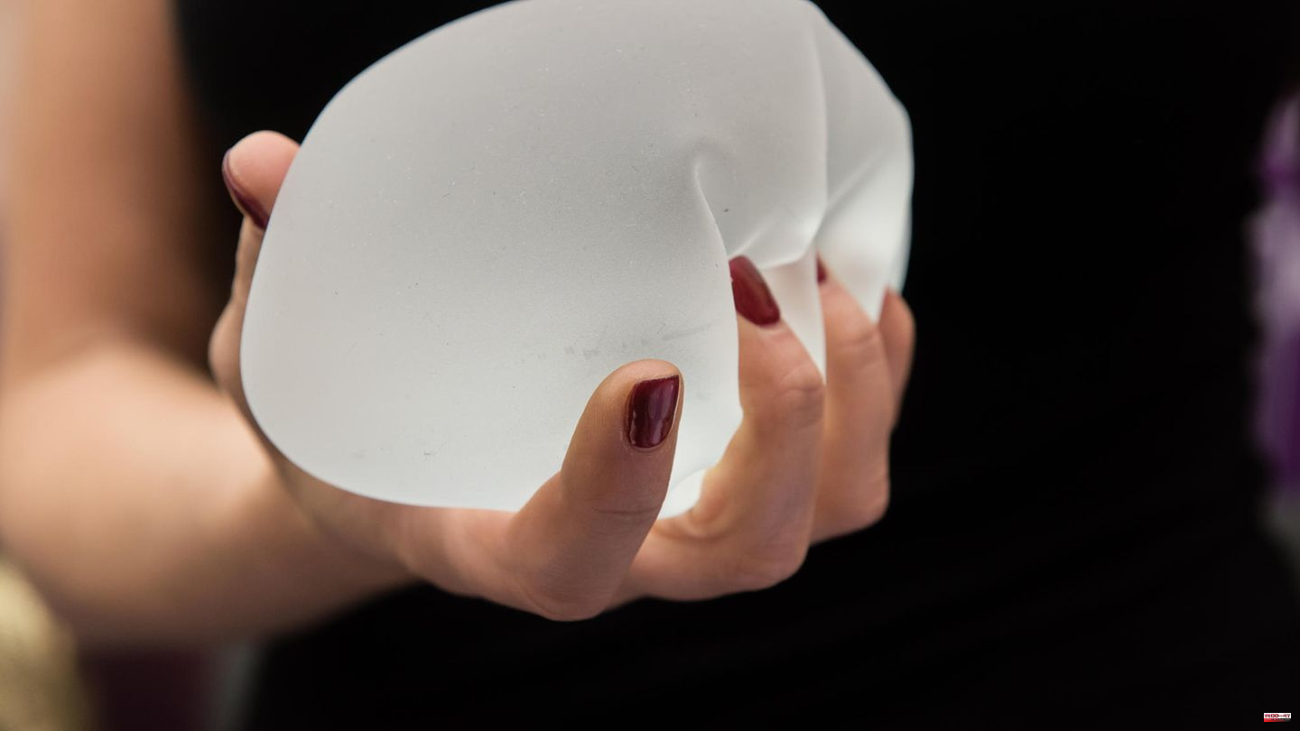 Health: Breast implant surgeries keep causing mysterious diseases – a new study aims to clarify