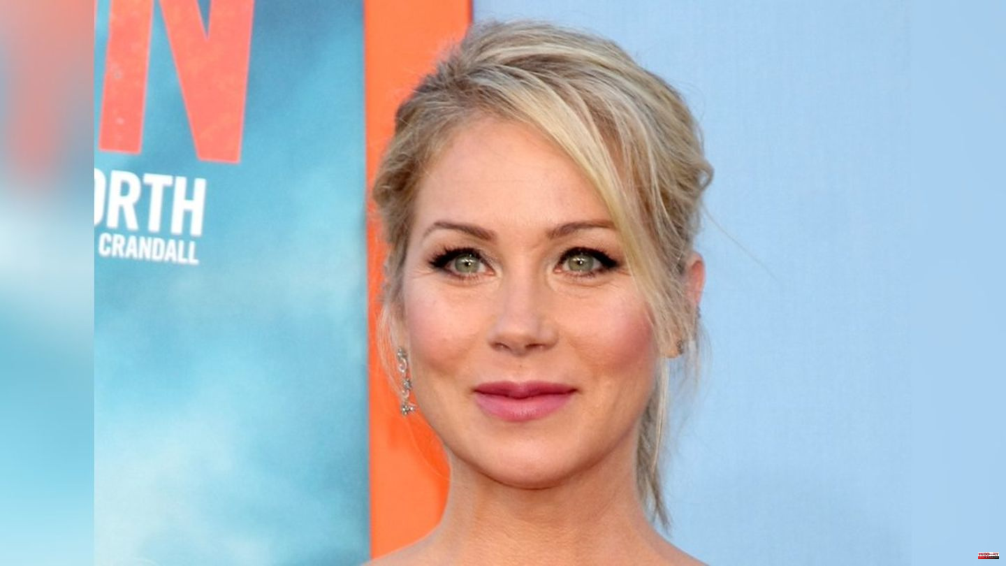 Christina Applegate: She's humorous about her MS diagnosis