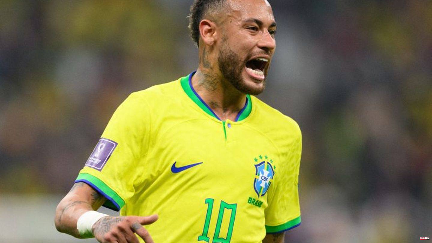 Football World Cup: Brazil's Neymar trains again with the ball
