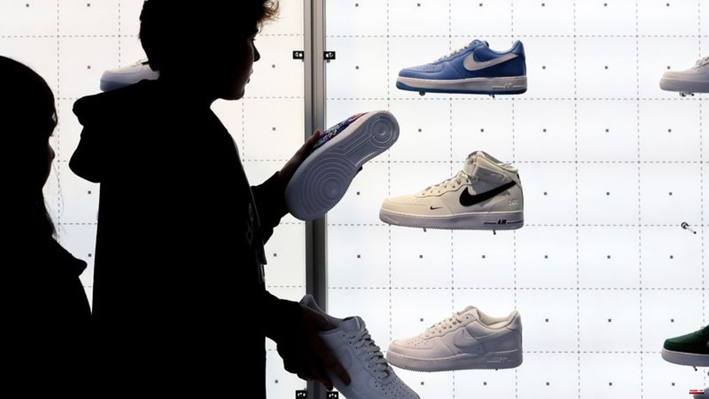 Quarterly figures: Sporting goods giant Nike increases sales sharply