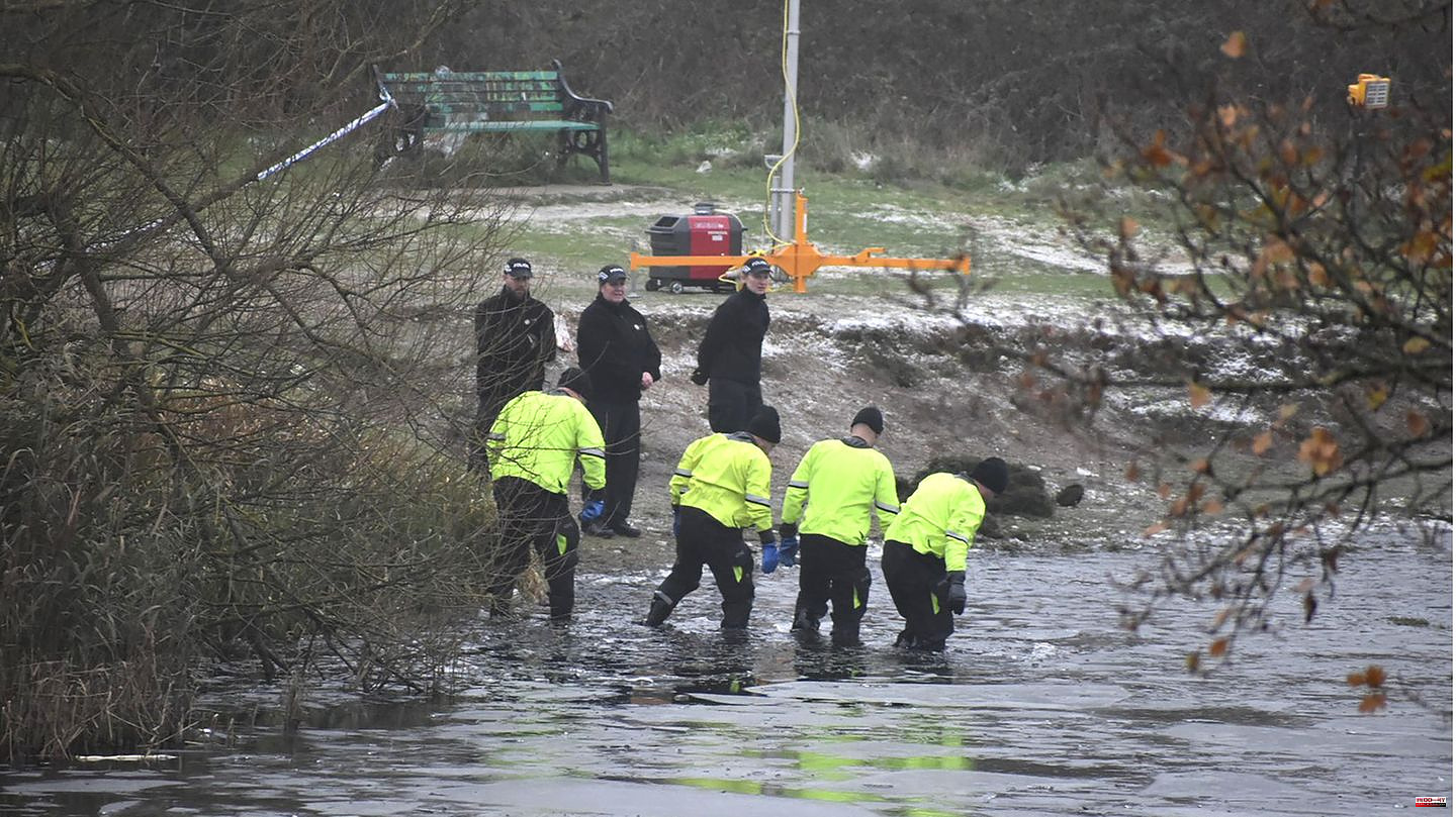 England: Four boys break through ice at sea – at least three dead