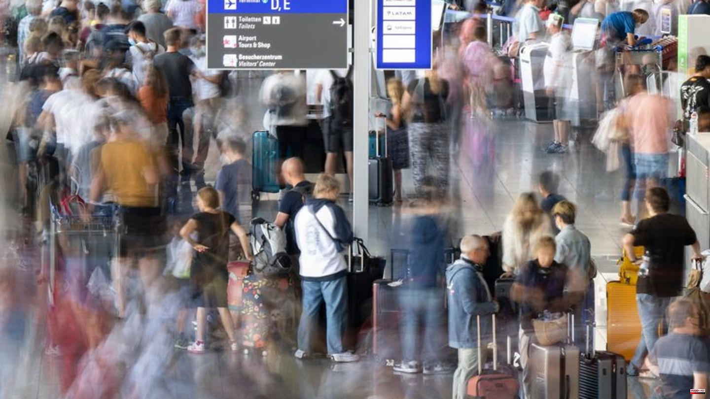 Air traffic: more than twice as many passengers in summer