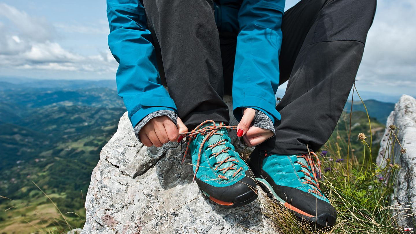 Wearing comfort: What distinguishes light hiking shoes? Advantages and disadvantages at a glance