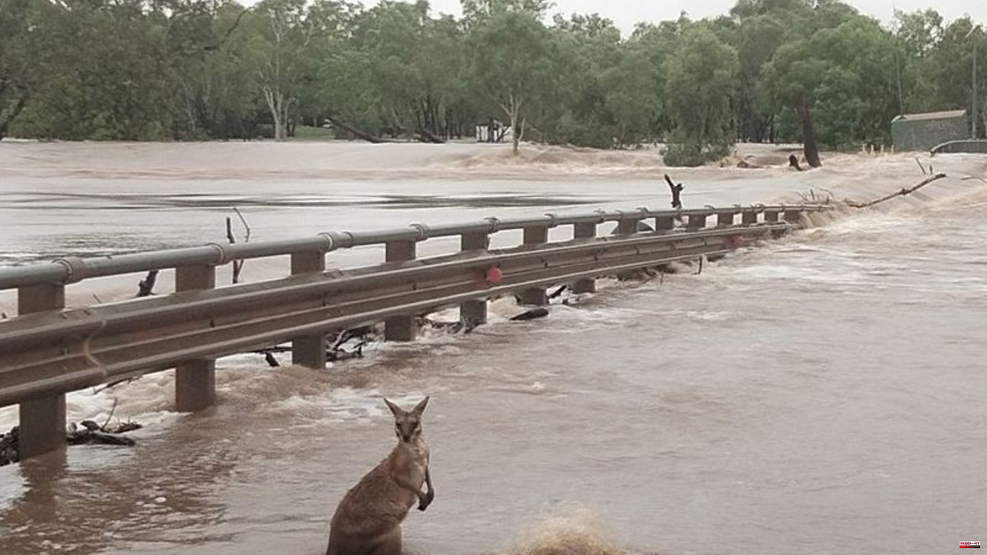 Consequences of climate change: floods, lightning and bush fires in Australia