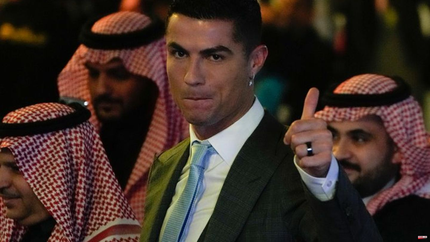 Switch to Al-Nassr: Laser show at Ronaldo presentation: "It's not the end"