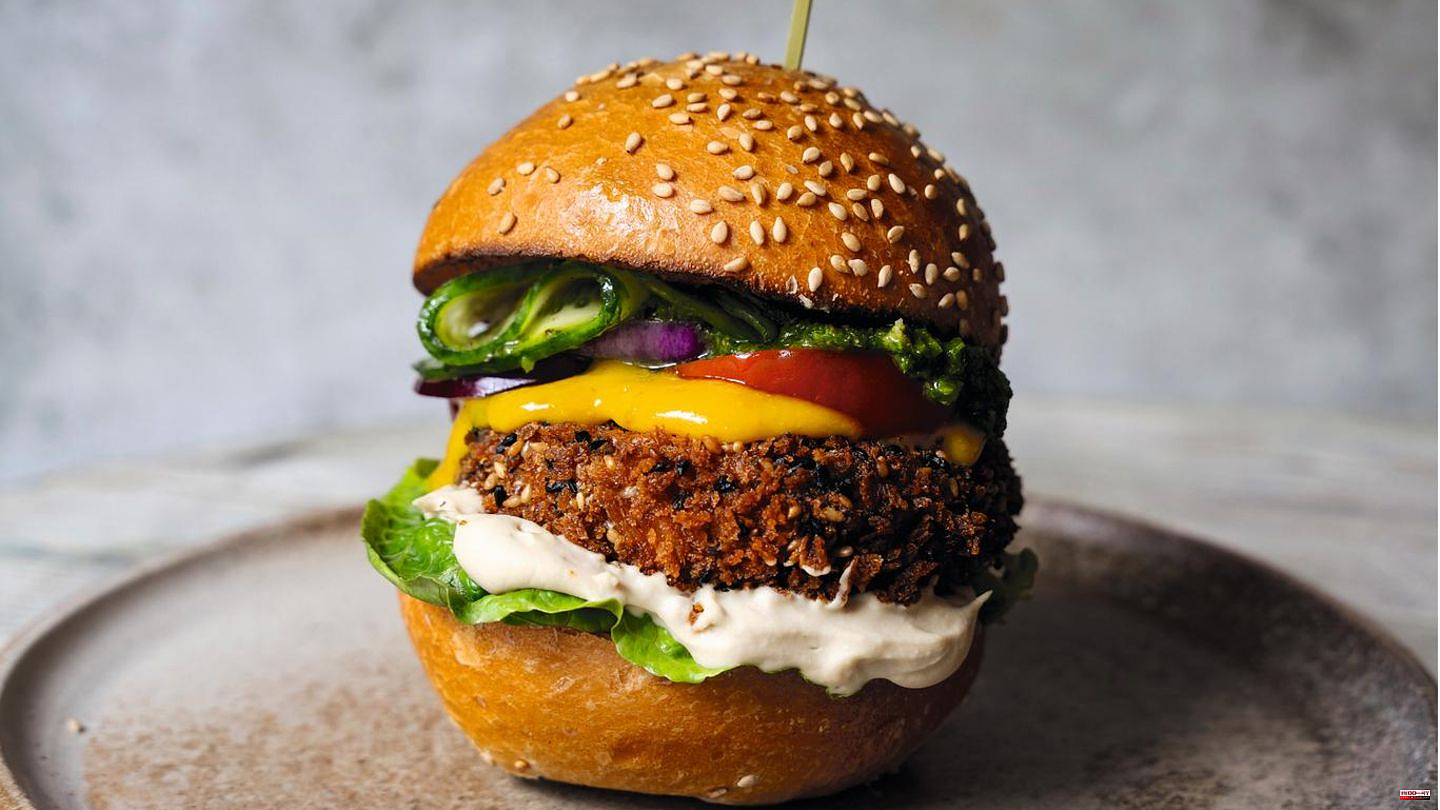 Veganuary - Part 6: Two fast food icons in one: The Sabich burger