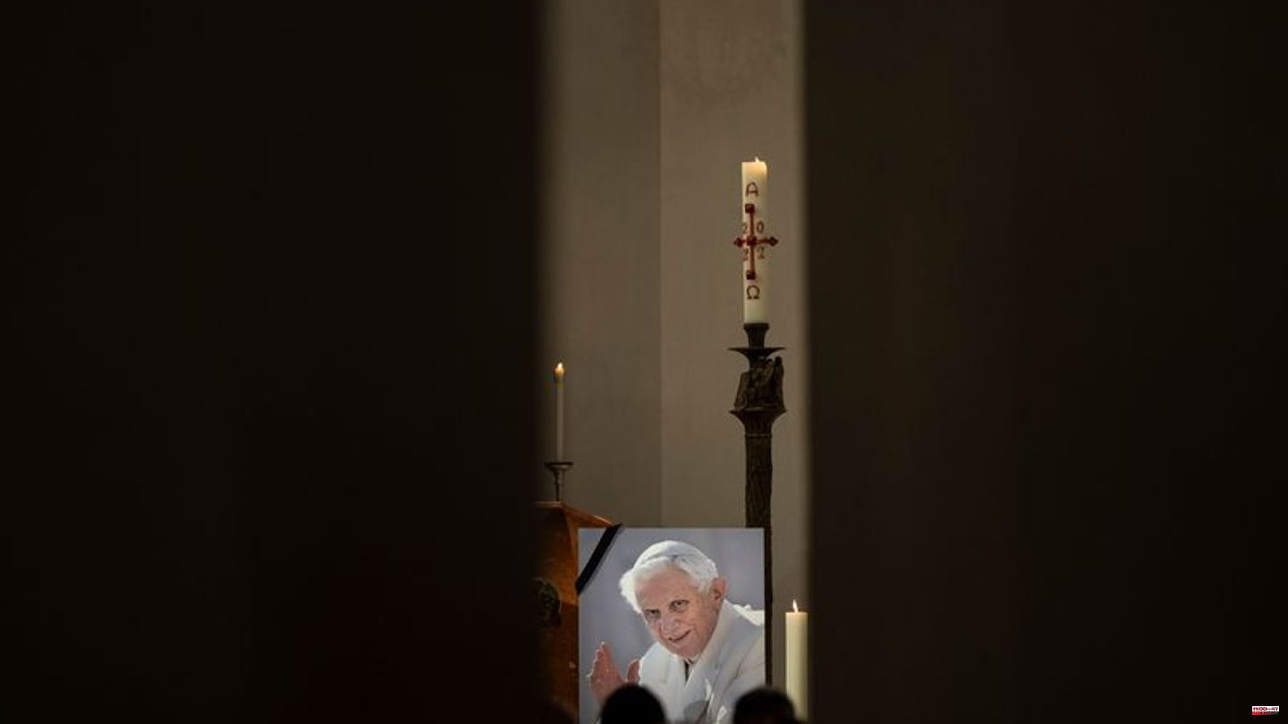 Report: Pope Benedict's last words were 'Jesus, I love you'