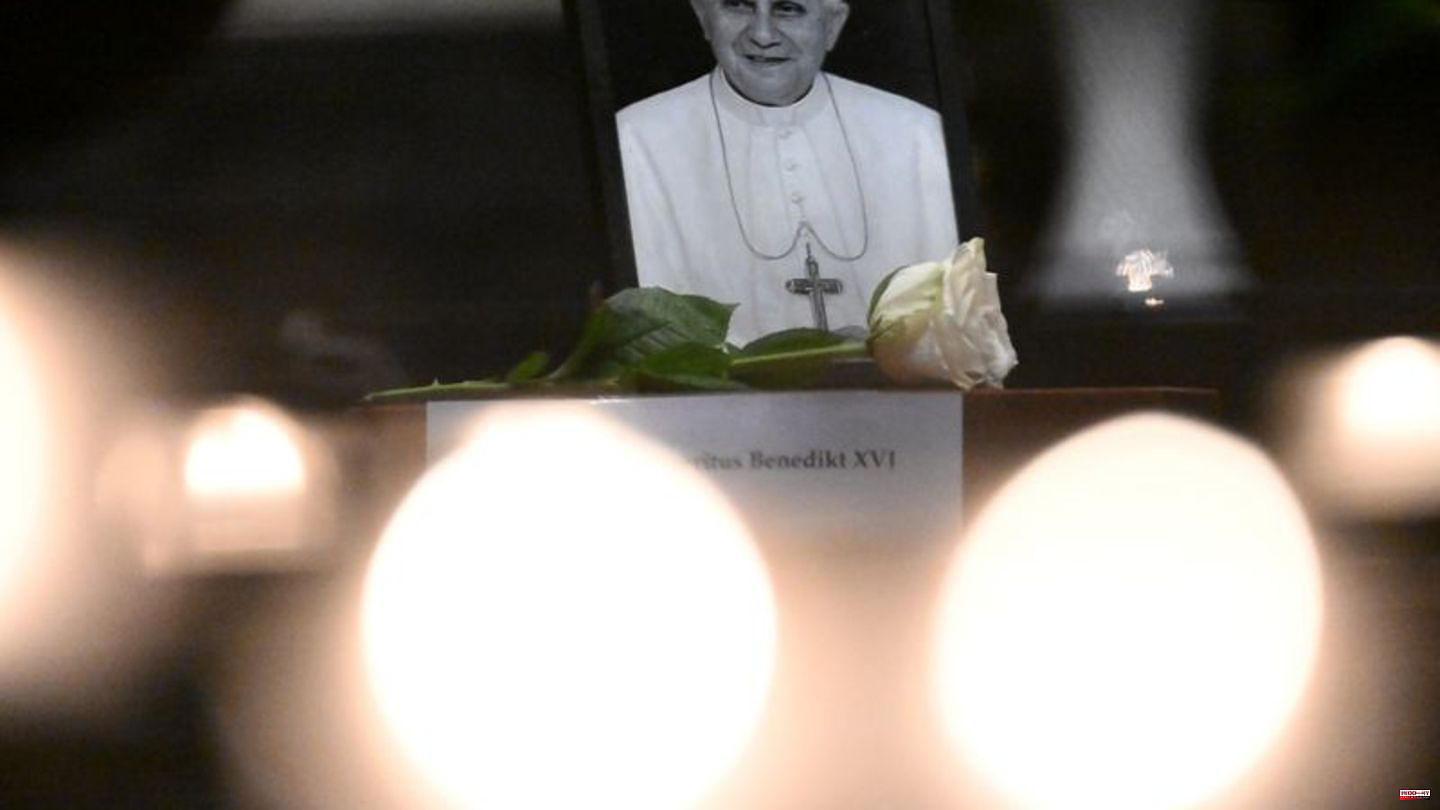 Vatican: Commemoration of Benedict XVI - Preparation for funeral services