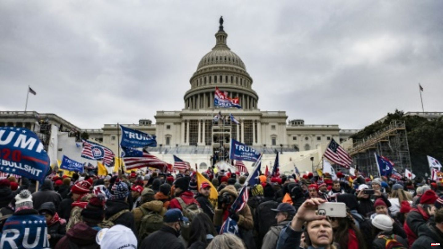 Two years after the storming of the US Capitol, the police are still looking for 350 suspects