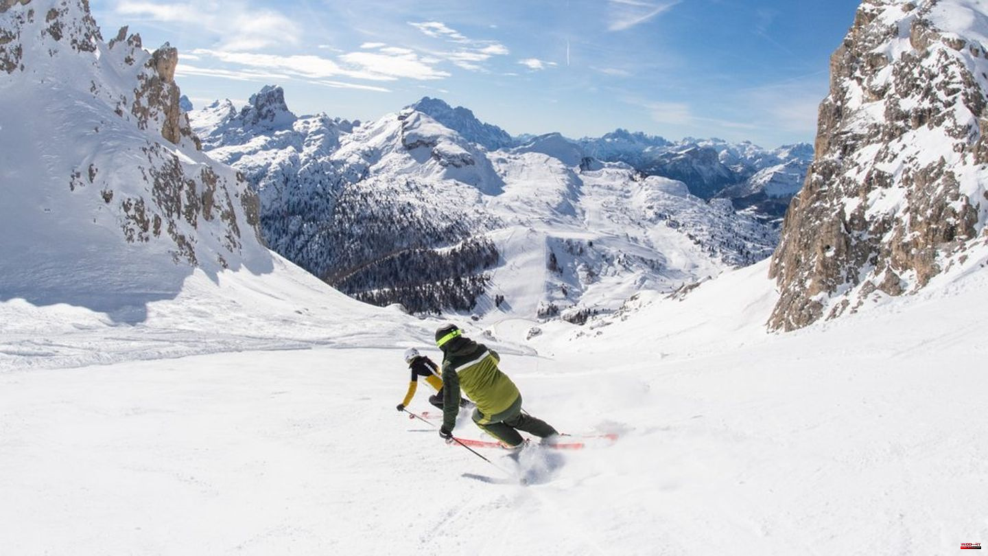 Off to Cortina d'Ampezzo: on skis through the Dolomites