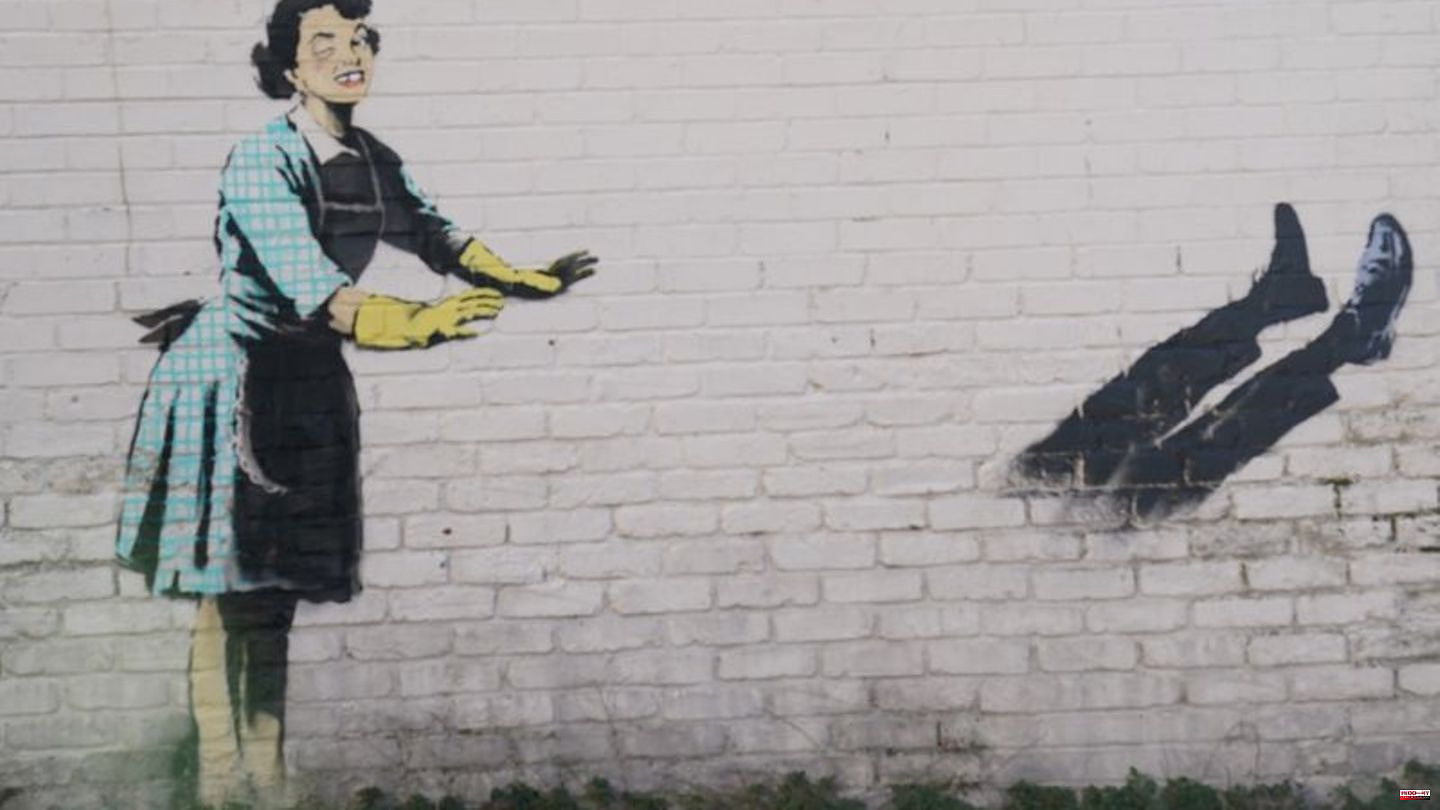 Street art: Expert: Banksy makes it difficult to commercialize his works