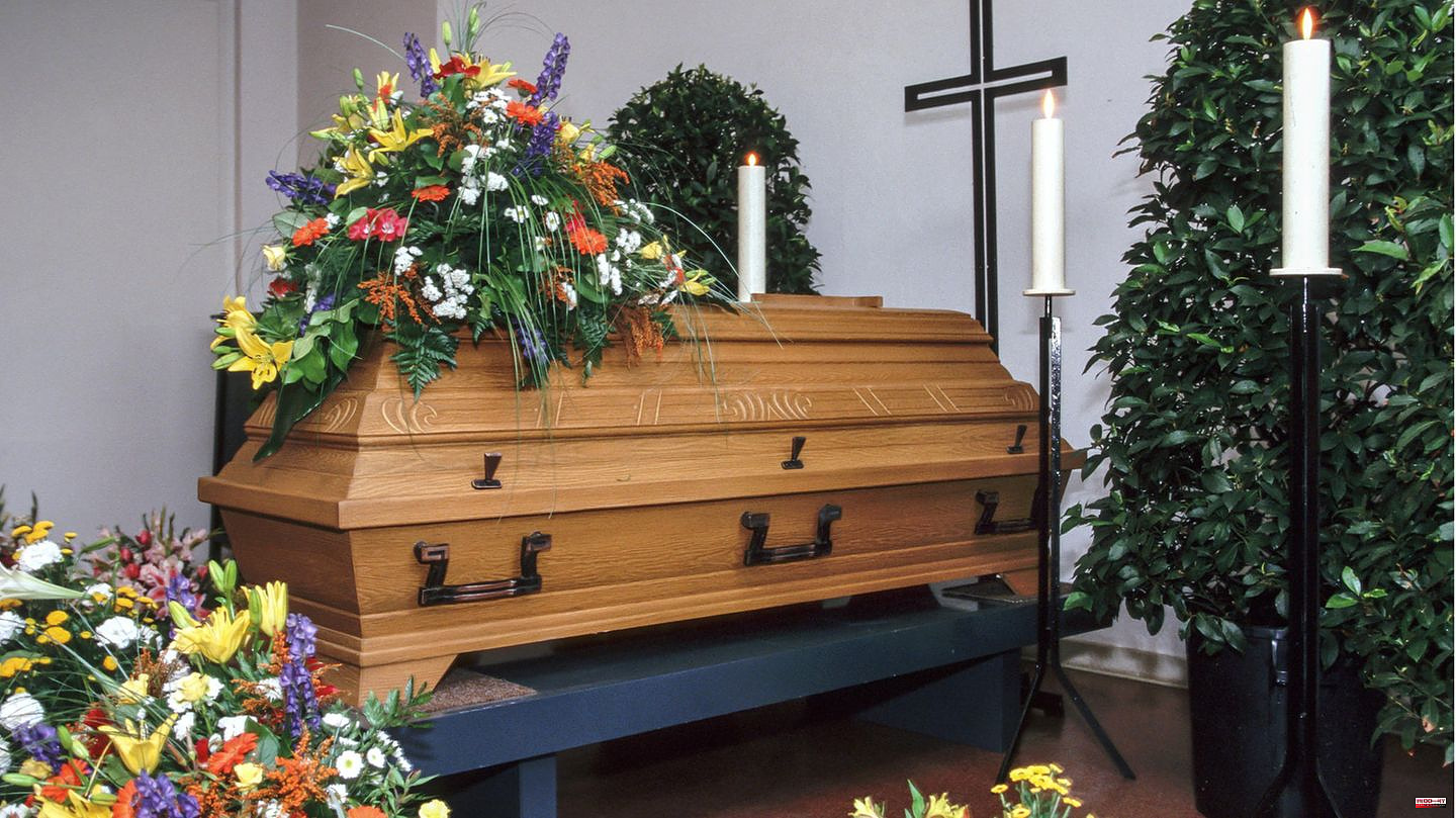 Funeral: When profiteers take advantage of grief - tips for protection against dubious undertakers