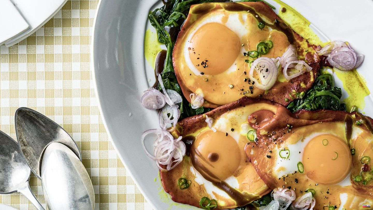 Simply eat: "Golden Egg" as culinary dopamine: fried egg like Yotam Ottolenghi