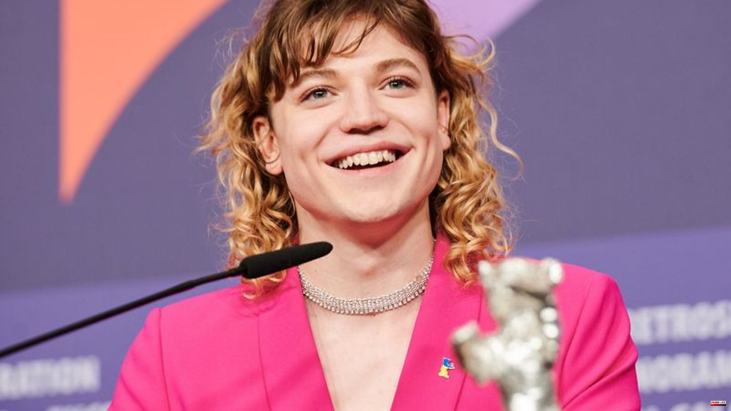 Berlinale: Thea Ehre dedicates her Silver Bear to the trans community