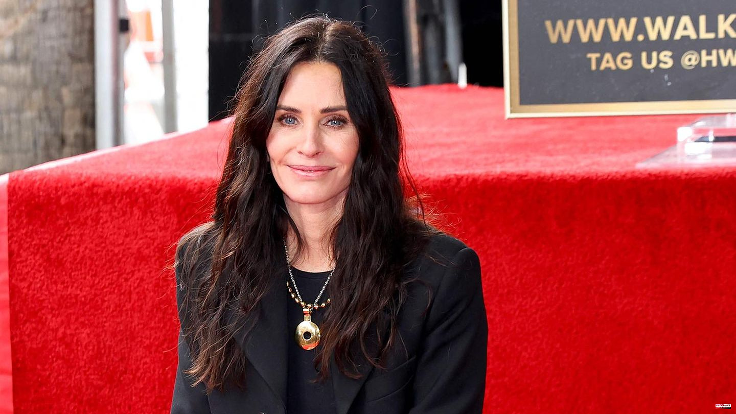 "Friends" star: Magic mushrooms with the prince? Courteney Cox opens up about Harry's biography revelations