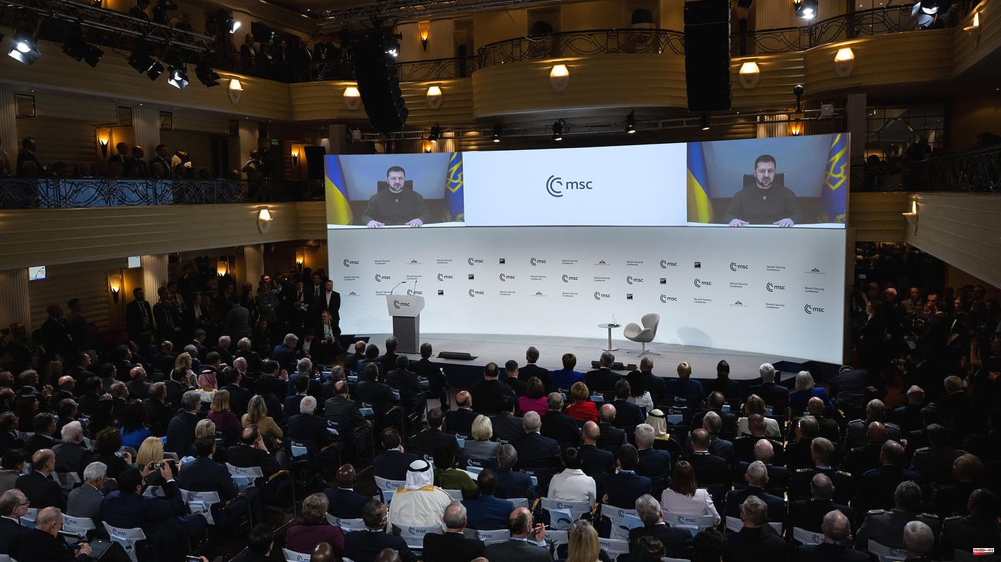 Munich Security Conference: New weapon request: Ukraine calls for cluster munitions and phosphorus incendiary weapons