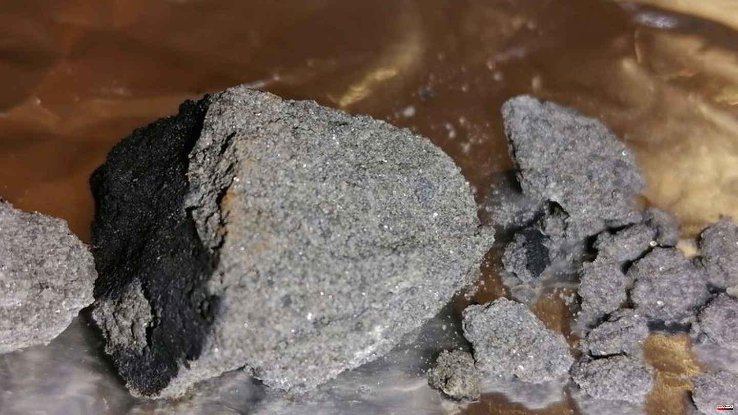 Astronomy: Meteorite parts hit balcony in southern Italy