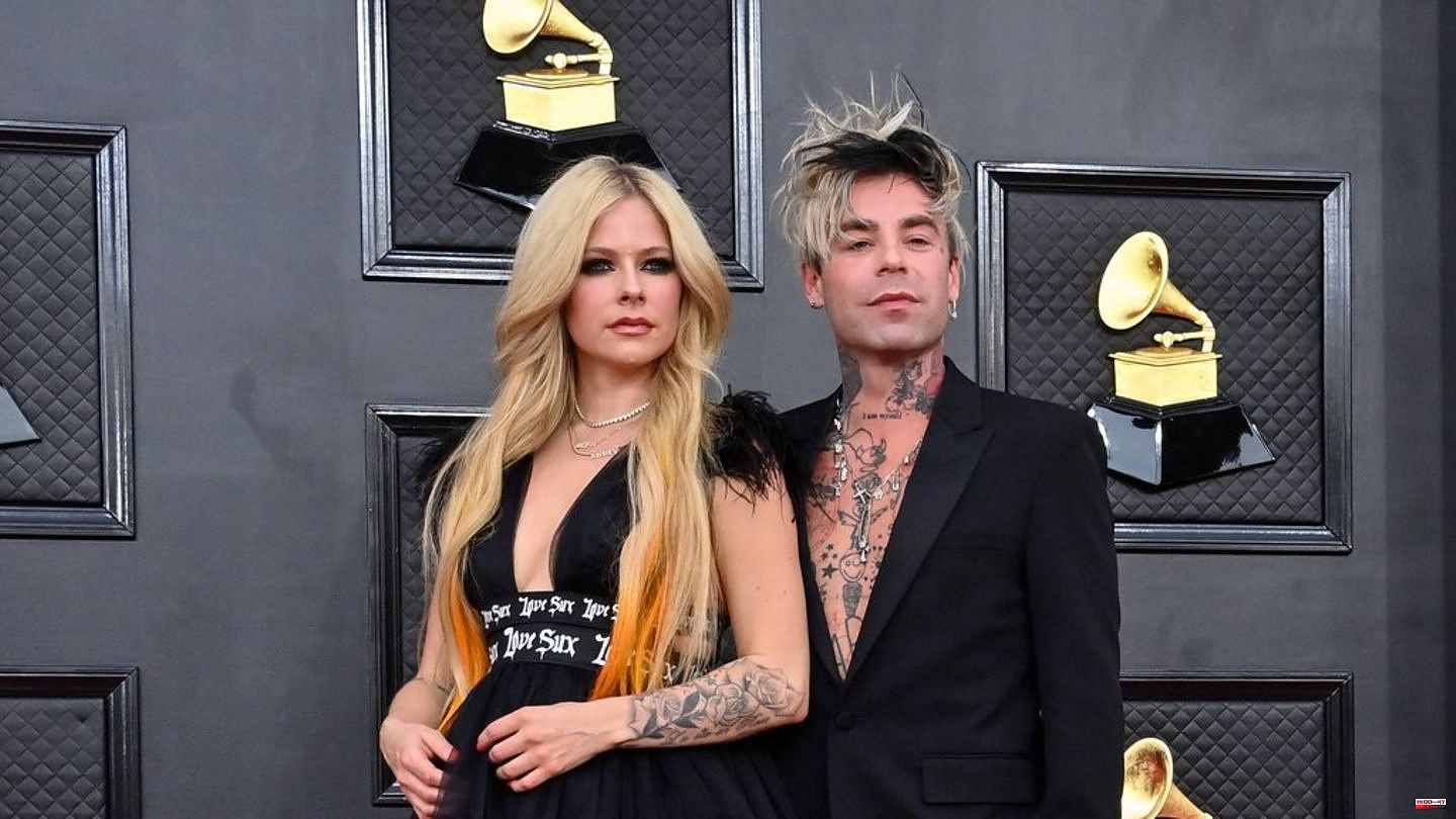 everything off? : Avril Lavigne is said to have broken off his engagement to US rapper Mod Sun – after a year