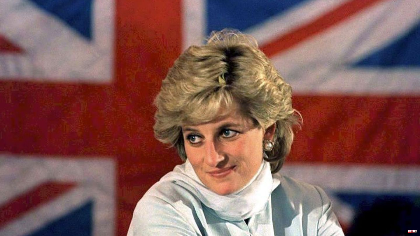 Aristocracy: Princess Diana's personal letters auctioned