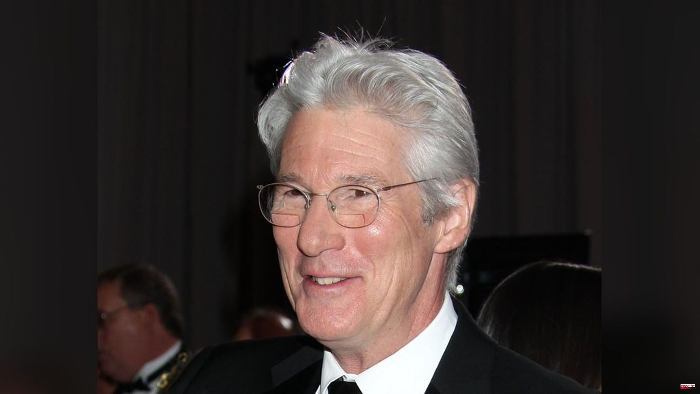 Richard Gere: In the hospital with pneumonia