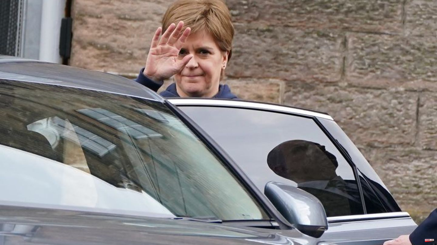 Scotland: Battle for Sturgeon's successor begins