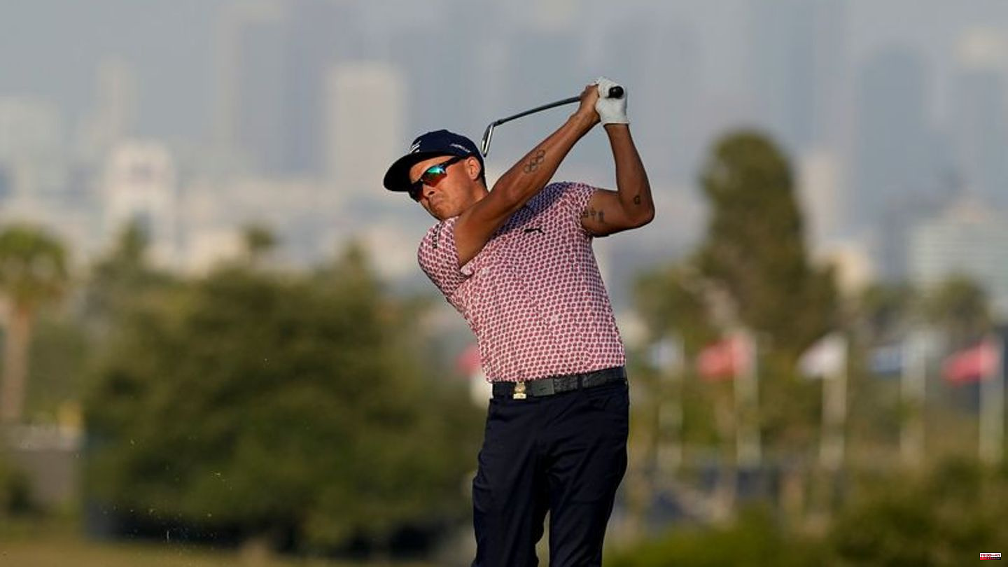 US Open: Fowler and Clark lead - McIlroy a stroke behind