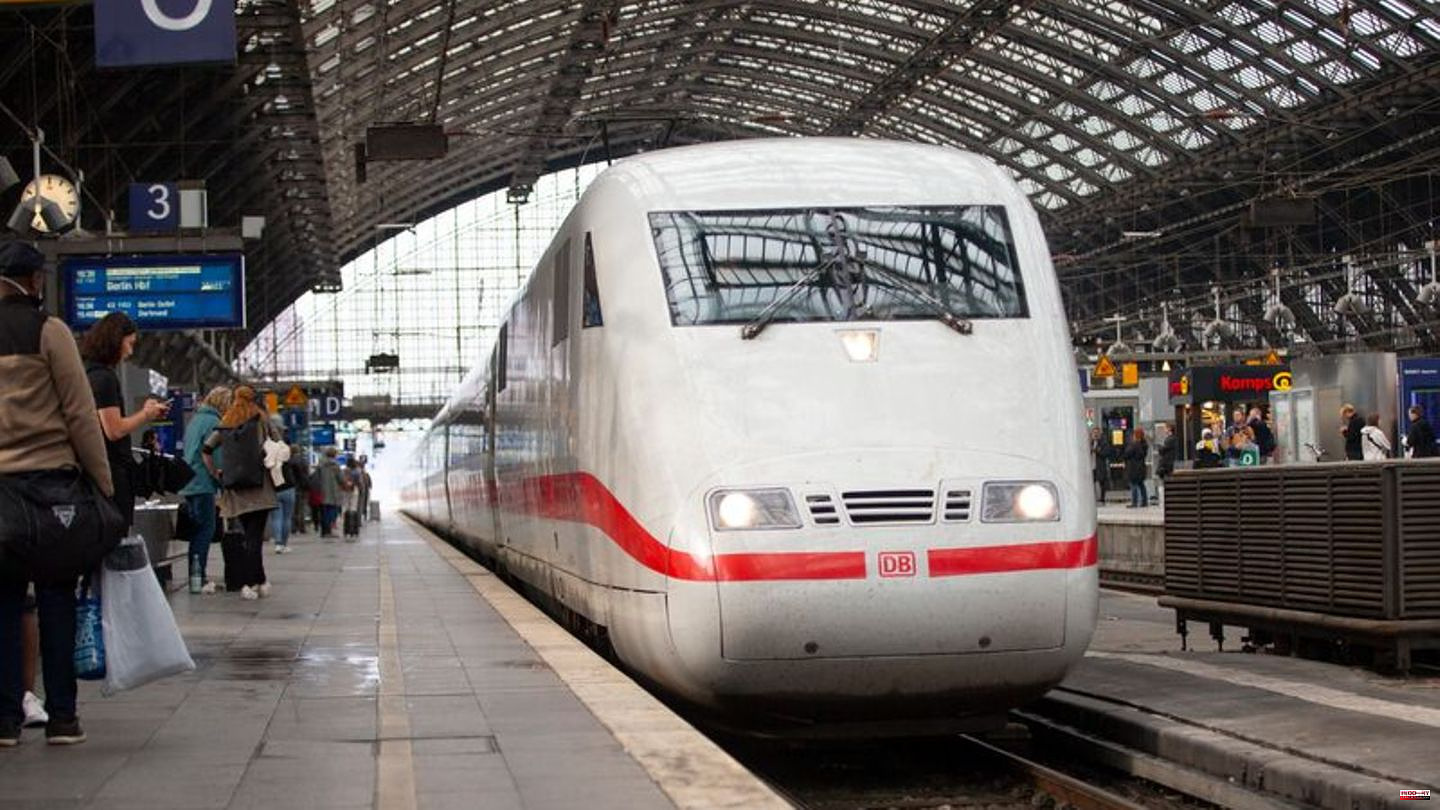 Train: Cologne Central Station is closed to long-distance and regional trains