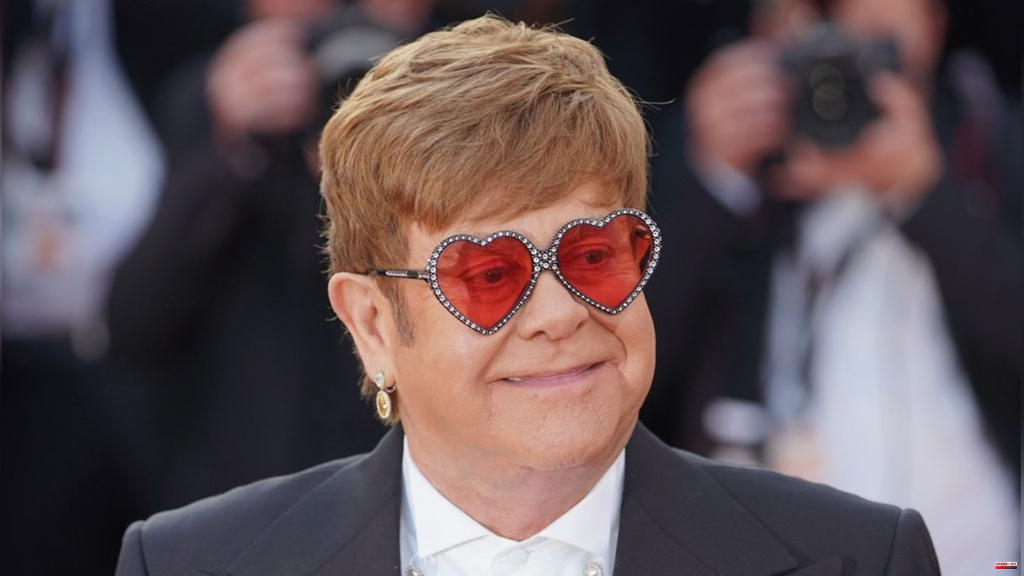 Elton John: singer and fans: "Let the inner Elton out"