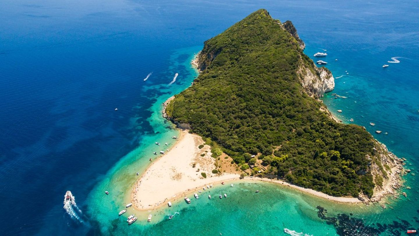 Mediterranean Paradise: Marathonisi: The Greek island that turtles and snorkelers love