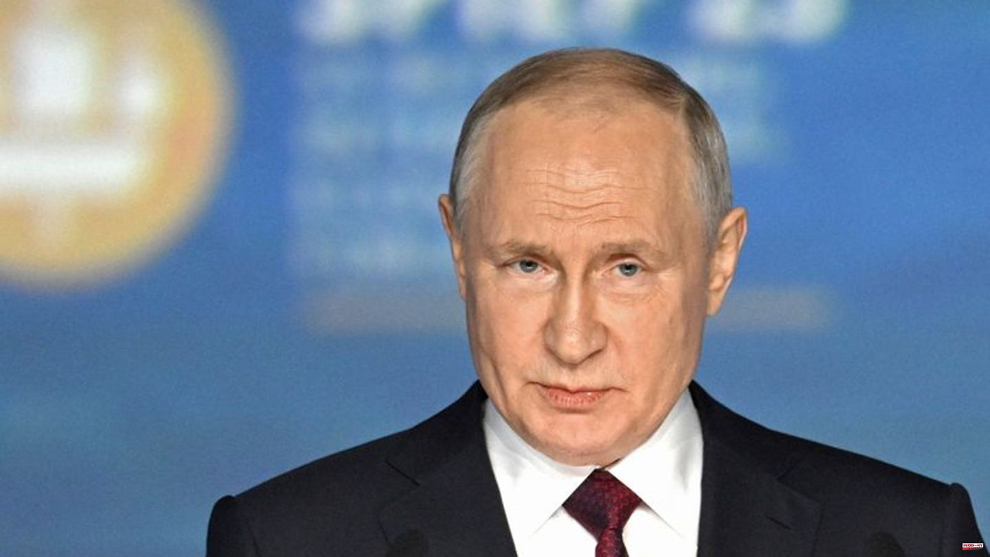 Speech in St. Petersburg: Putin: Economy withstood western pressure