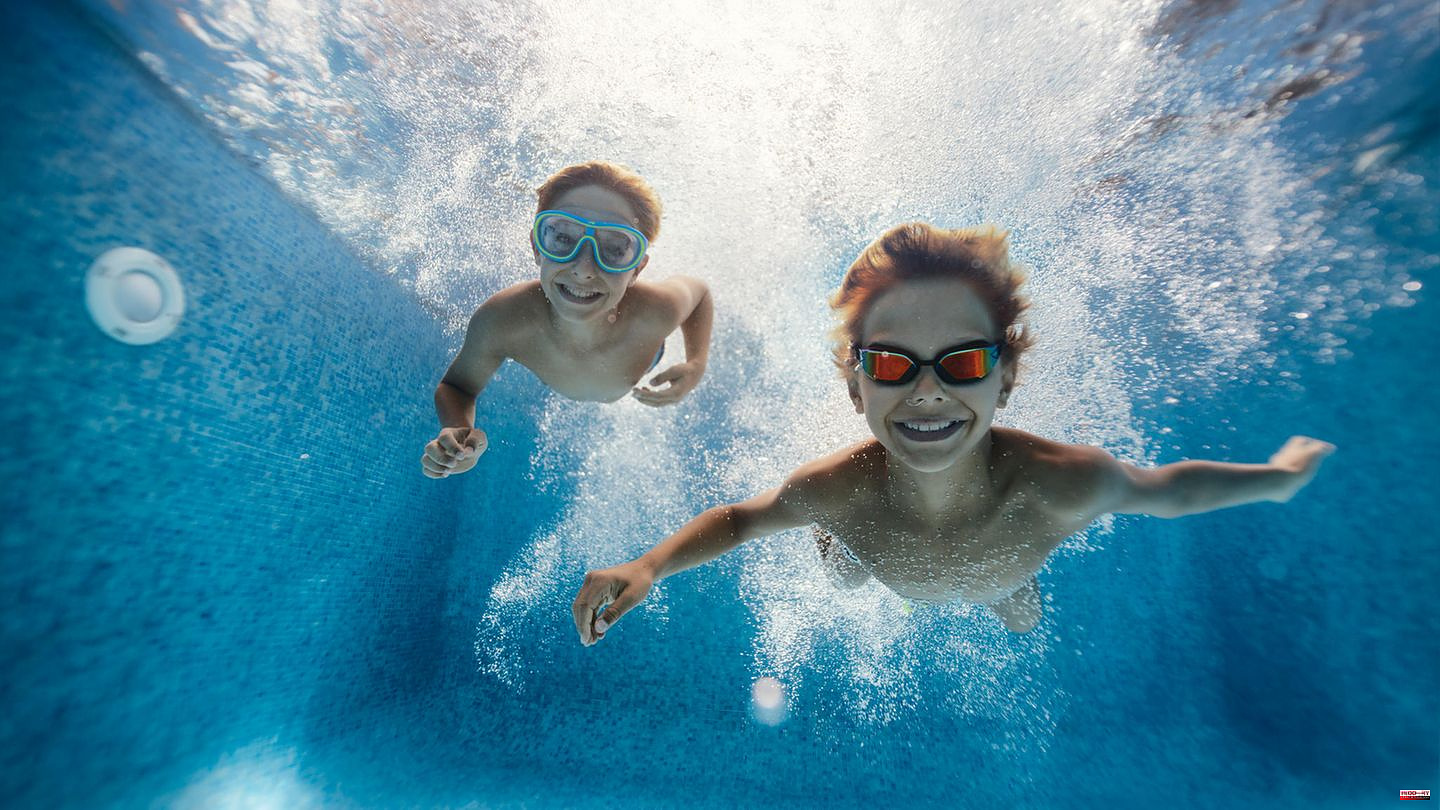 Swimming tools: open your eyes and through! What to look for in swimming goggles for children