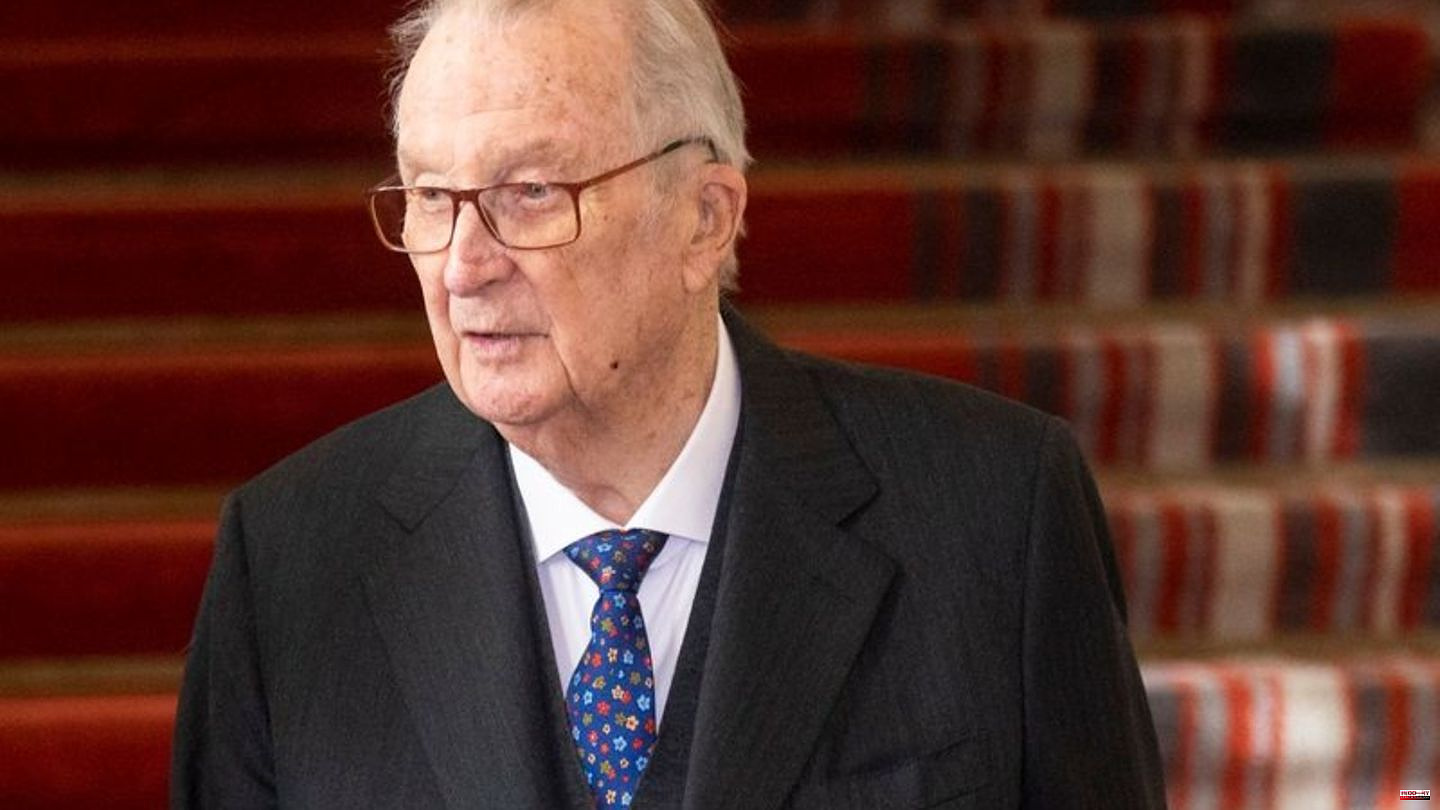 Aristocracy: Belgium: Former king is discharged from hospital