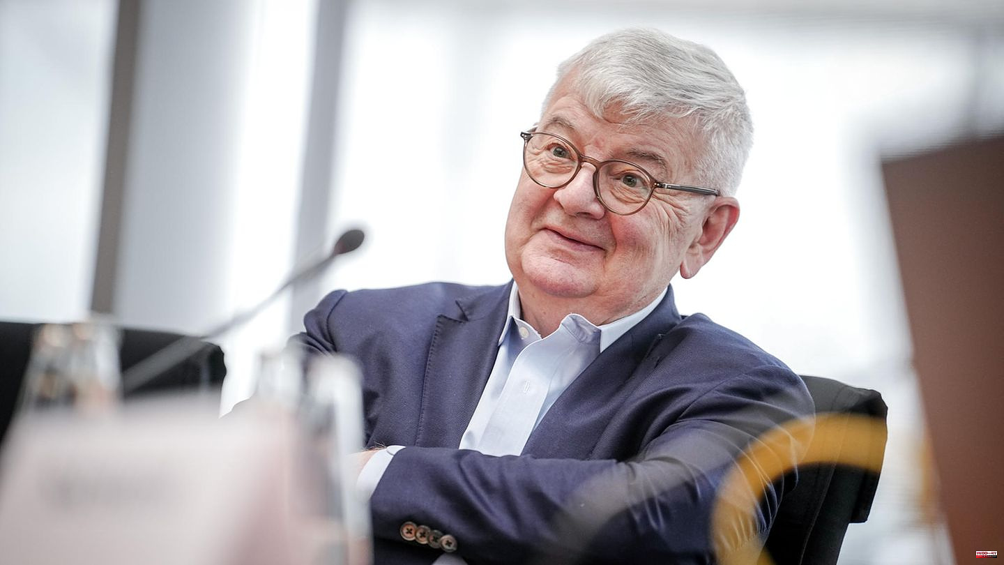 Rare appearance: Joschka Fischer: "Don't be under any illusions about our dependence on the USA"