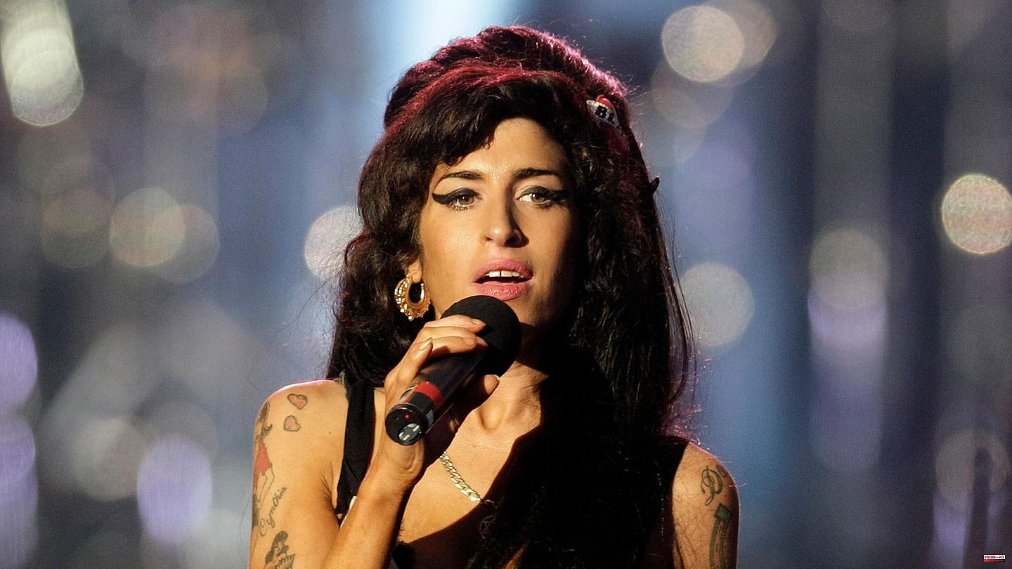 Singer's Father: Amy Winehouse's Diaries Released: "She Was More Than Just Addiction"