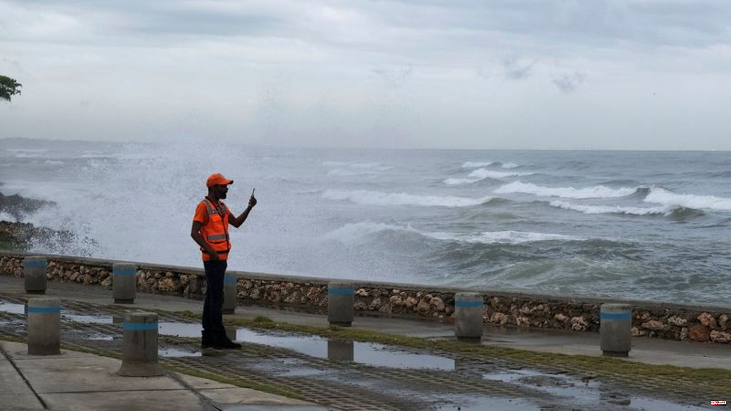 Hurricane Franklin sweeps across Dominican Republic