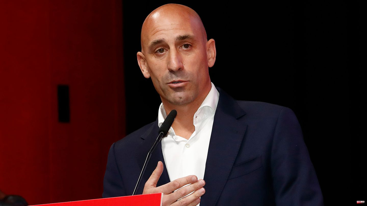 Debate after World Cup victory: "We Rubiales stand behind Jenni": Uncle attacks Spanish football boss over kiss affair