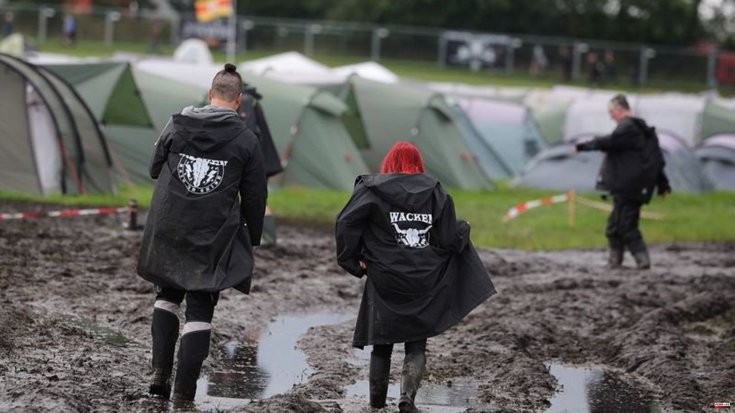 Music: Heavy metal festival in Wacken sinks in the mud