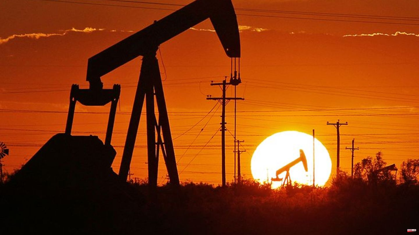 Commodities: Oil prices rise again to ten-month highs
