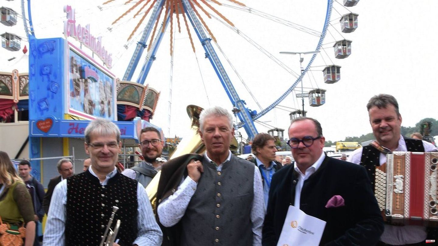 Oktoberfest 2023: Successful Oktoberfest tapping by Dieter Reiter