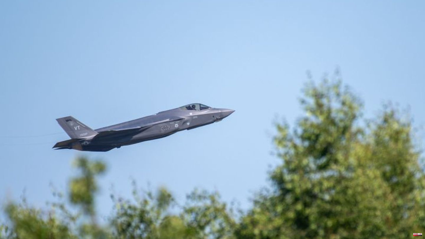 USA: Missing fighter jet: US military finds suspected debris