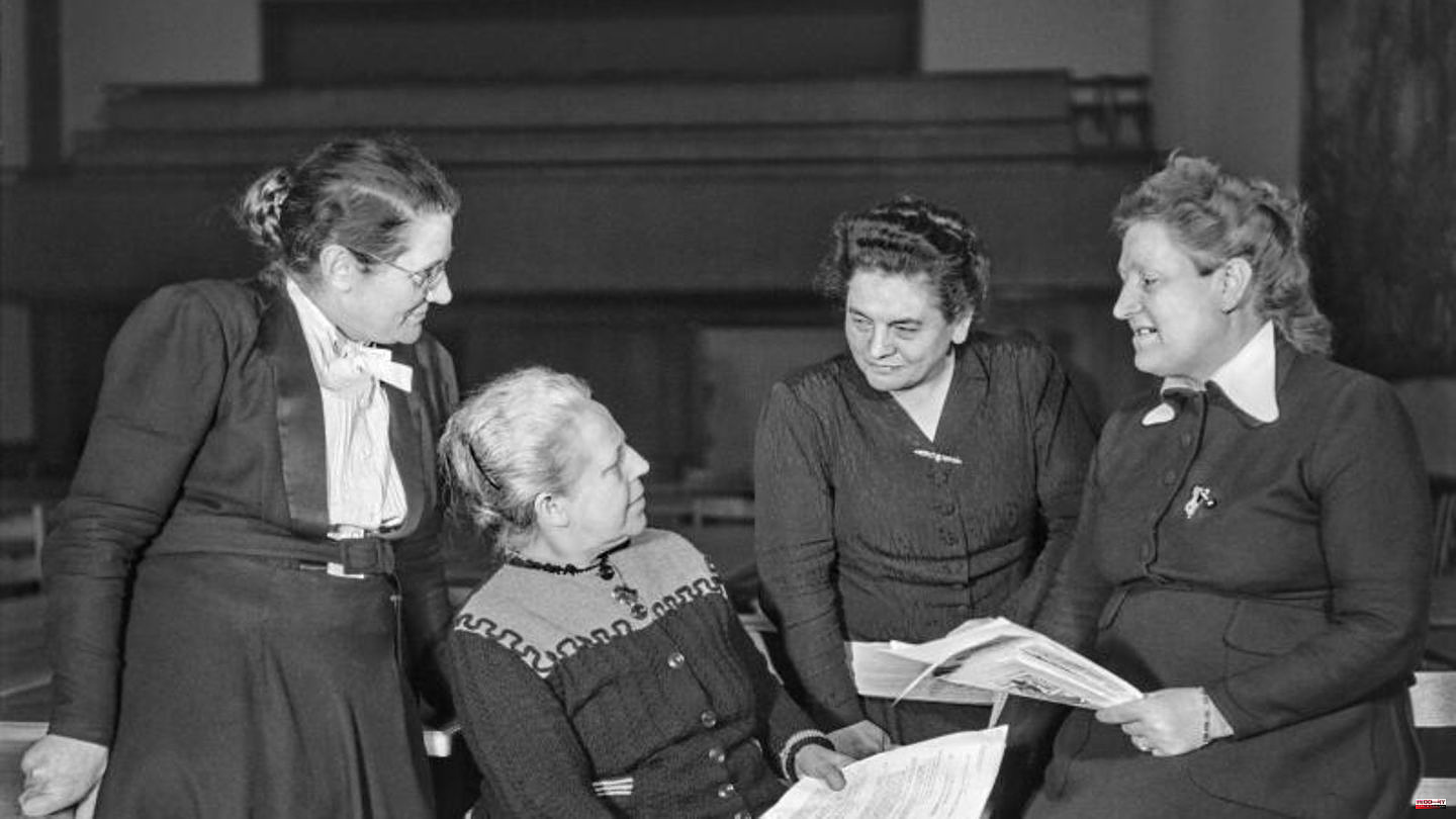 Parliamentary Council in Bonn: The Mothers of the Basic Law: How four women fought for equality 75 years ago