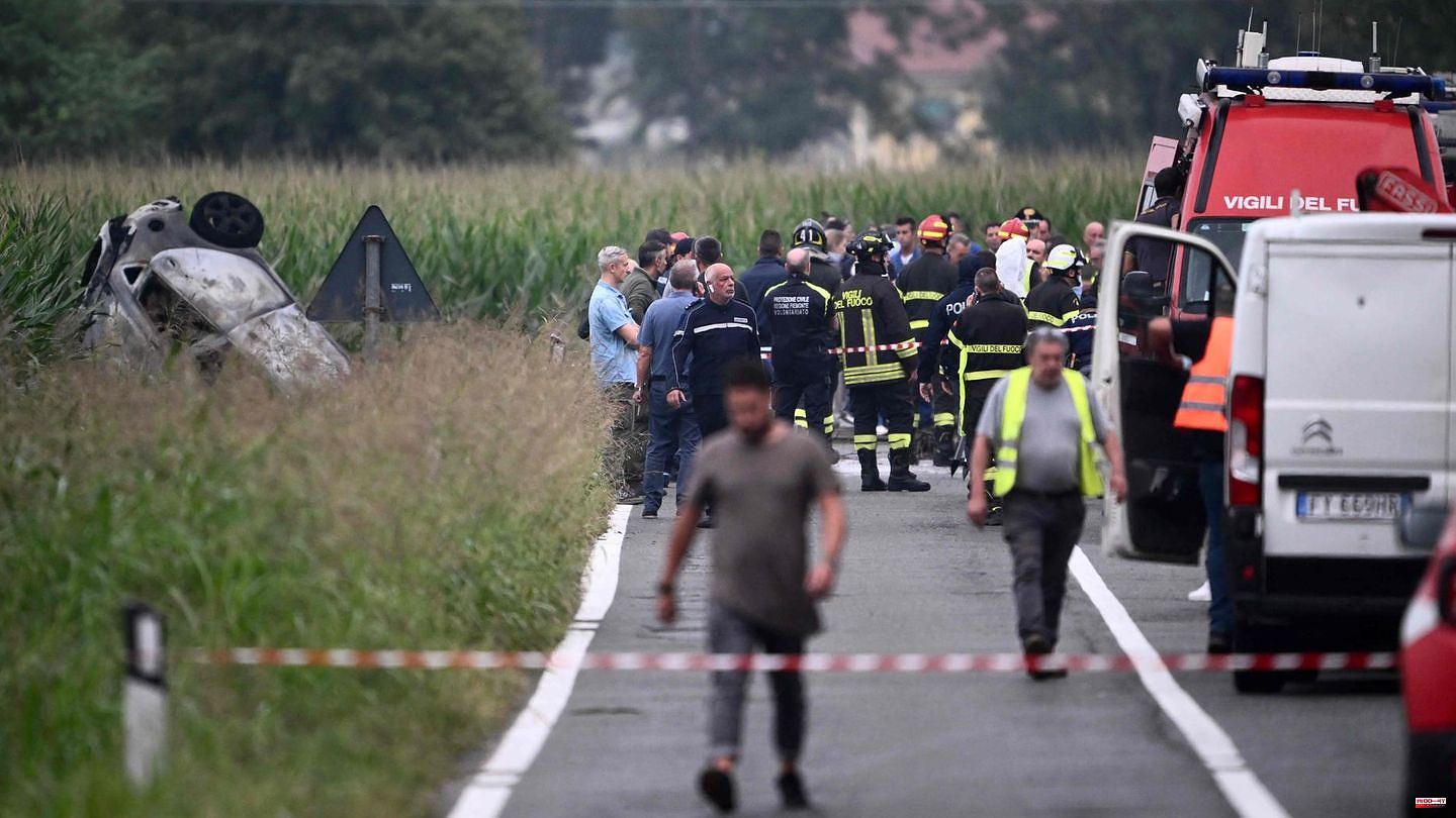 Italy: Aerobatic team plane crashes – burning aircraft part kills five-year-old