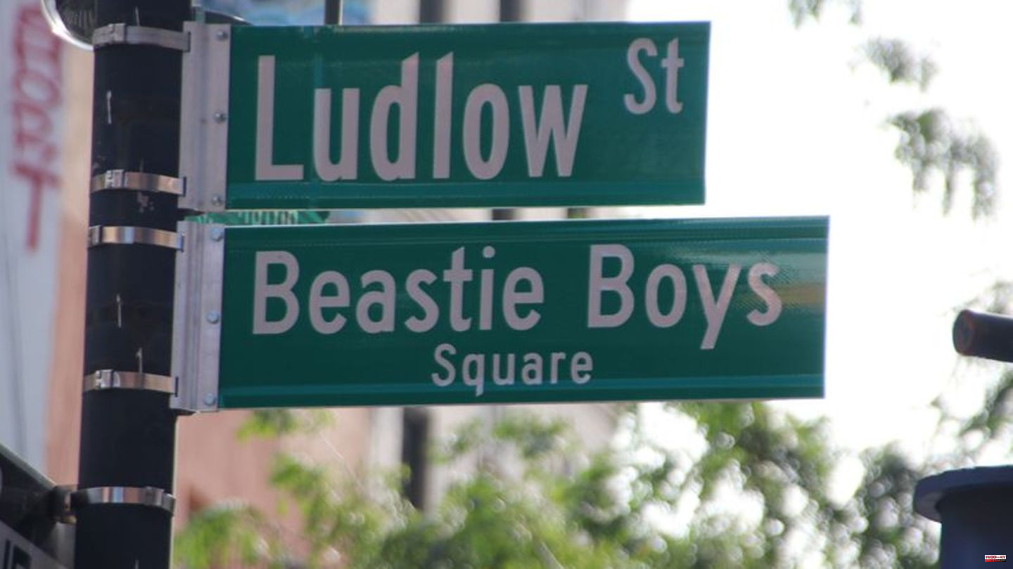 USA: Street intersection in New York named after the Beastie Boys