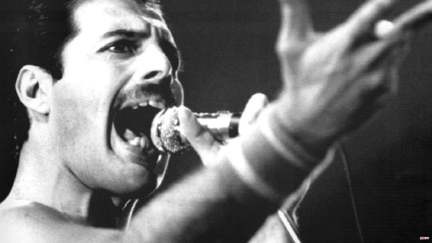 Auction: Freddie Mercury's piano sold for a lot of money