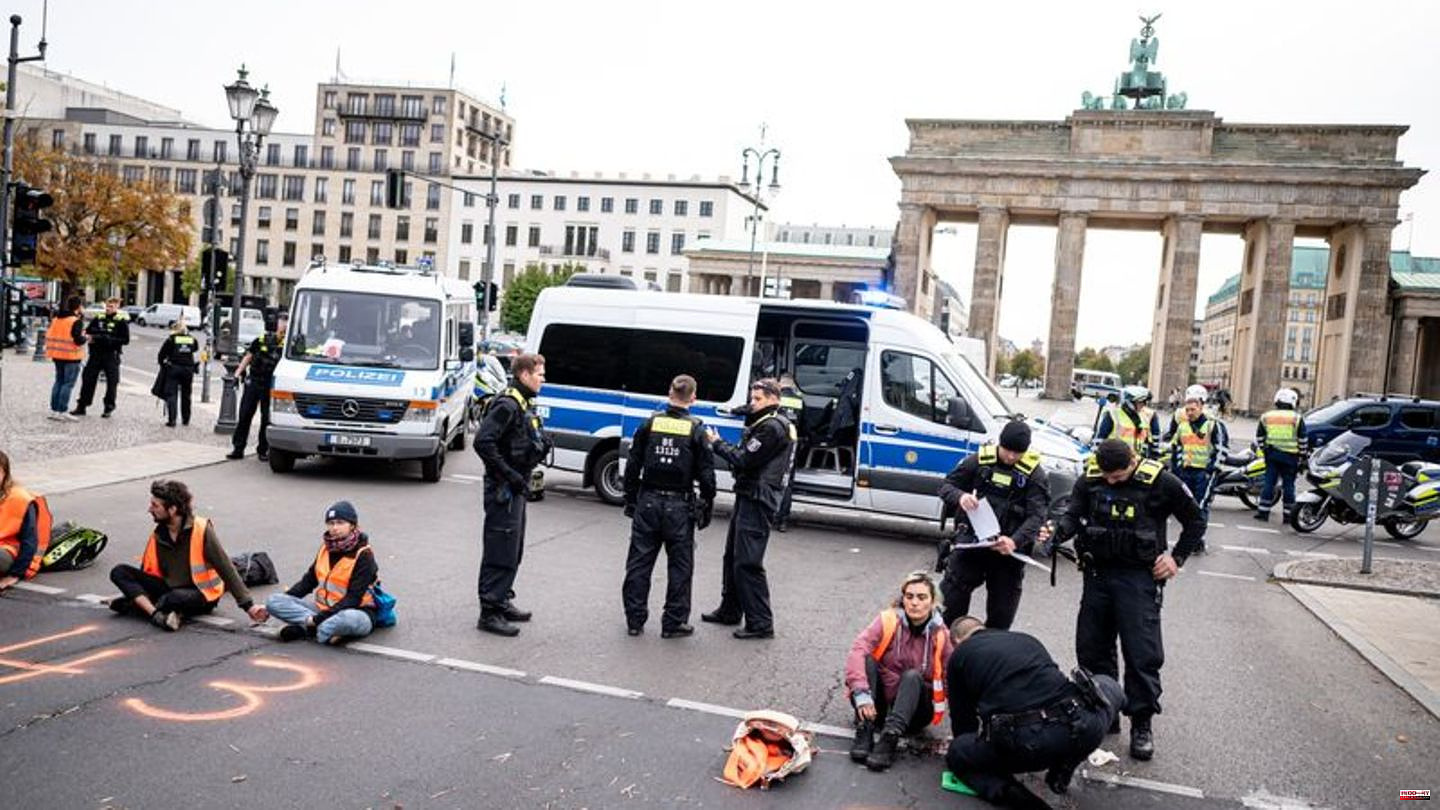 Brandenburg Gate: Last Generation Blockade in Berlin