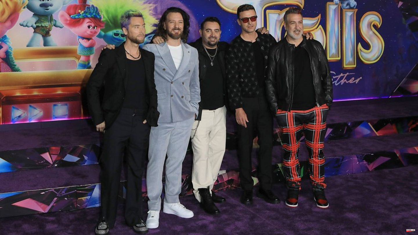 *NSYNC reunion planned?: Lance Bass hopes for “good news”
