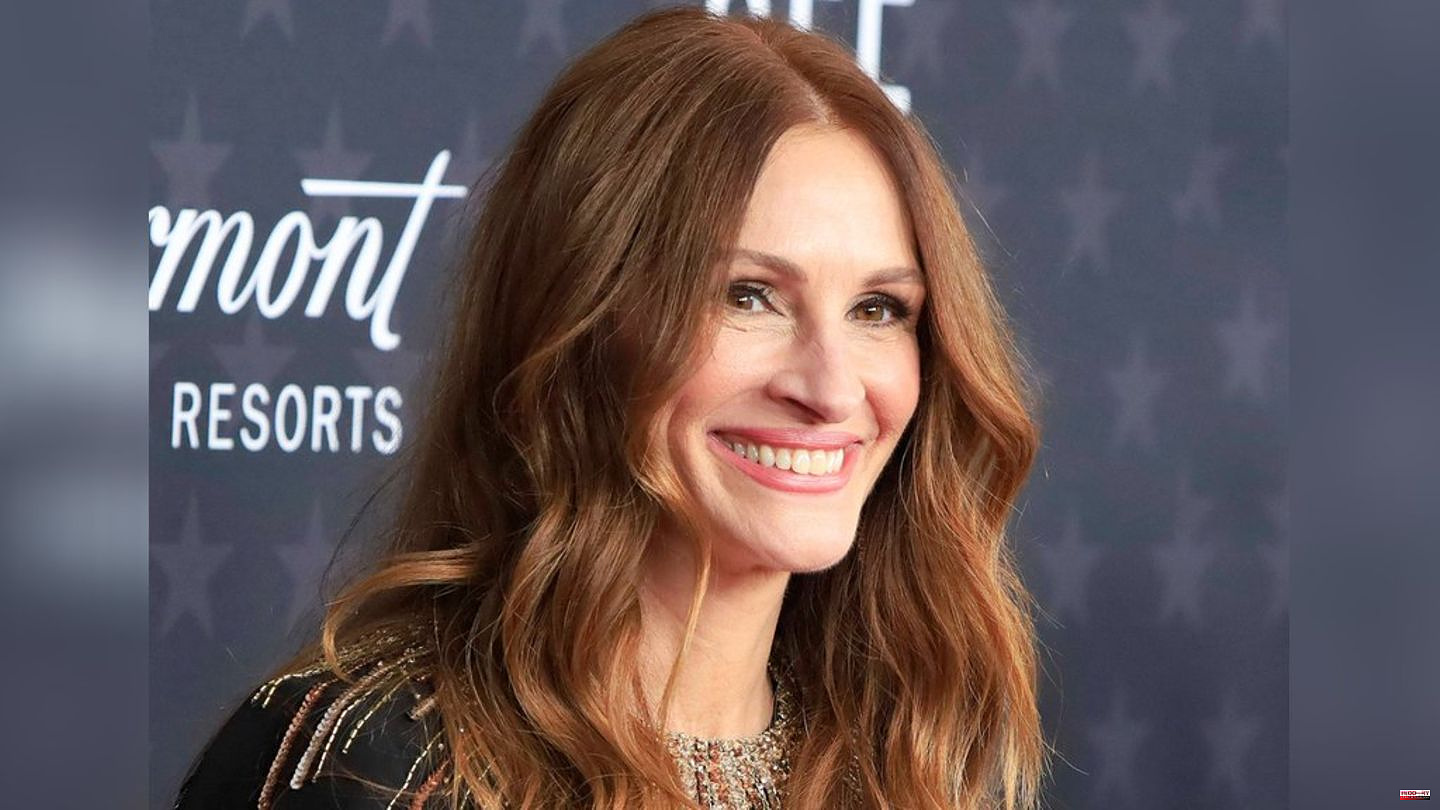Julia Roberts: She is a passionate college mom