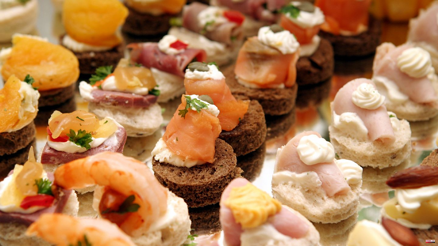 Finger food for the New Year's Eve buffet: With these appetizers you can slide into the New Year in a relaxed manner