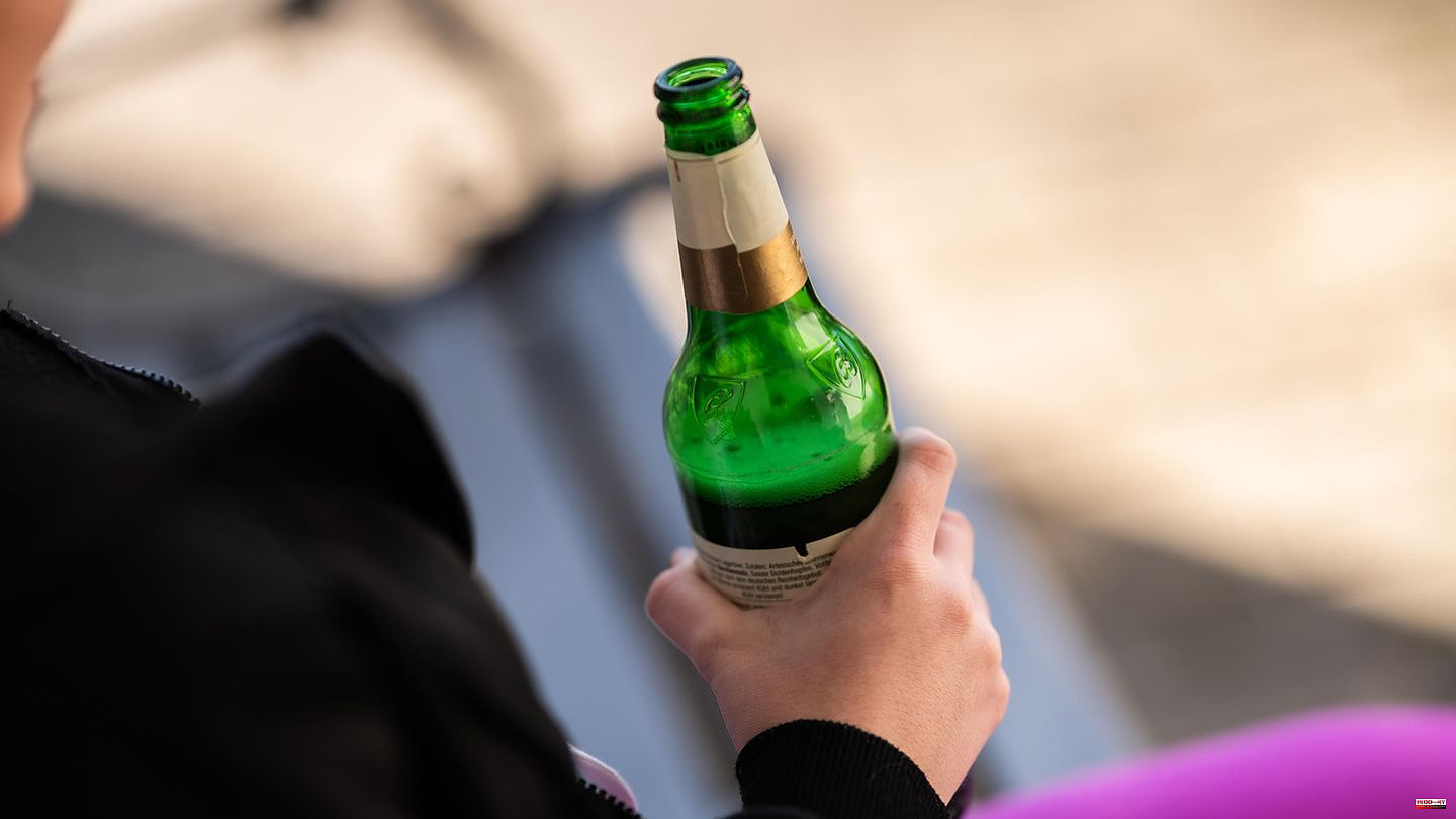 Survey: Majority of Germans see alcohol advertising as a danger to young people
